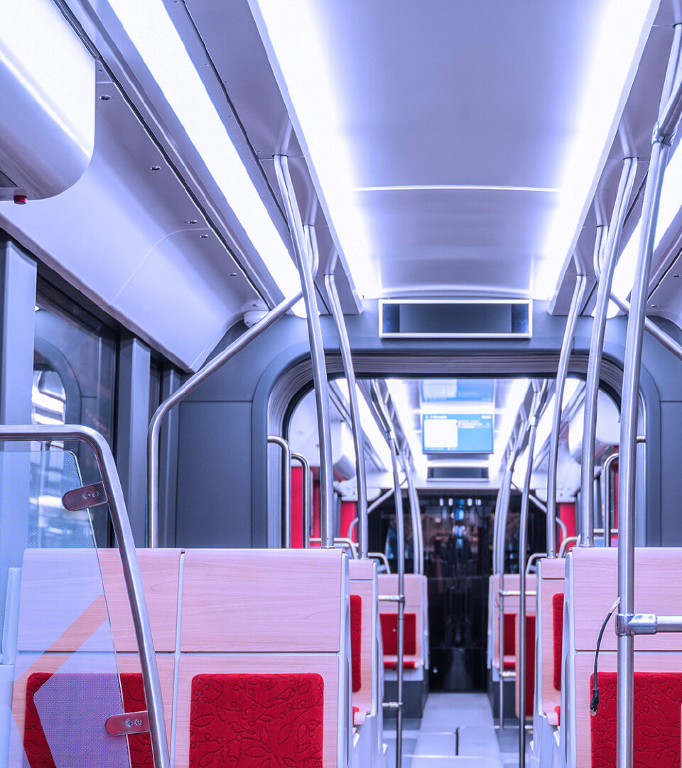 Sisustuspaneelit juna- ja bussiliikenteen ajoneuvoihin
